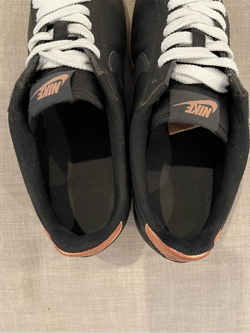 Nike colorway black